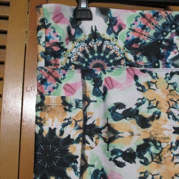 Bally capri leggings pull on stretchy, side pockets black & colorful size 2x - Picture 4 of 9